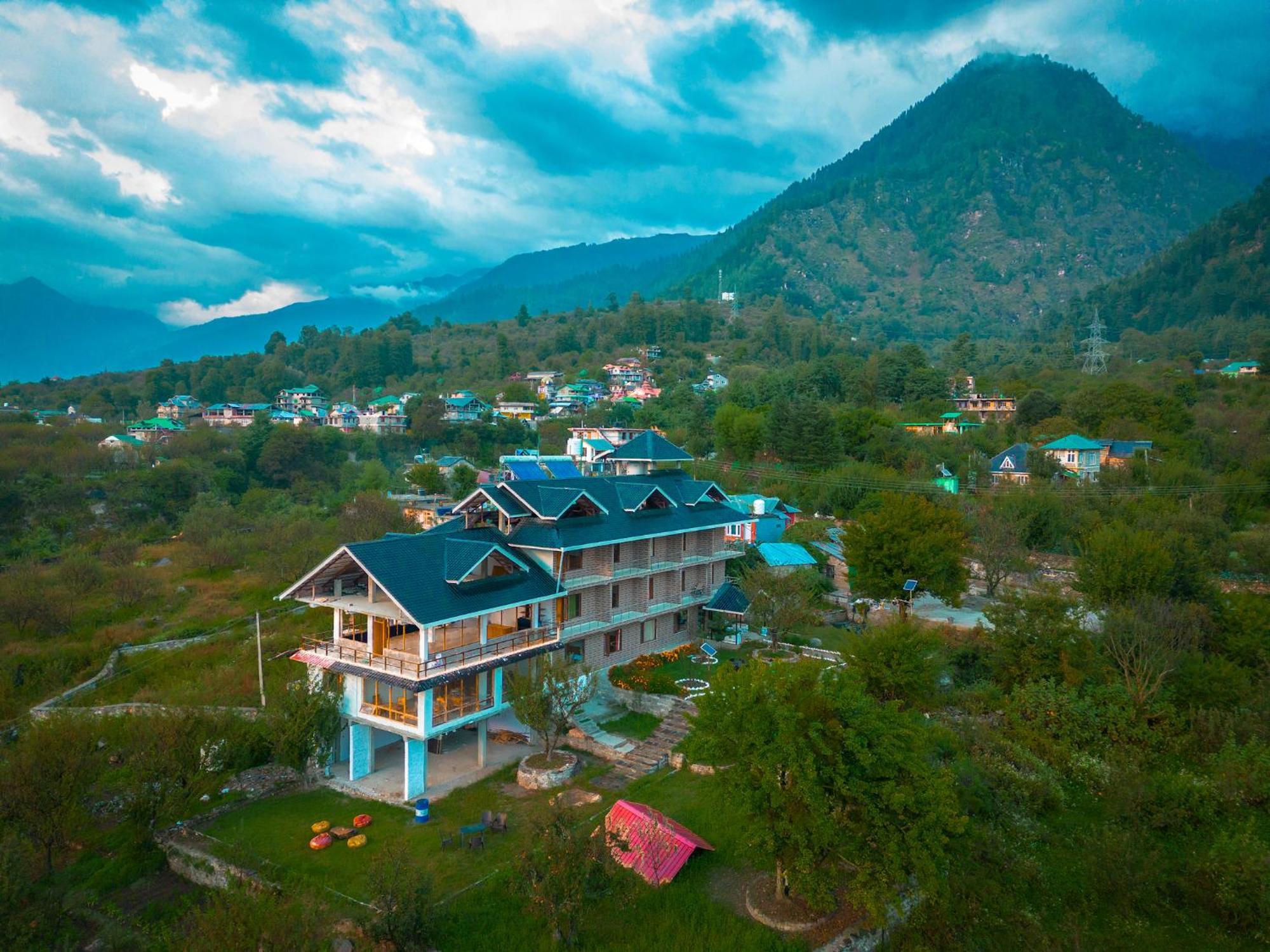 Hotel Aroha Residency- A Countryside 3*